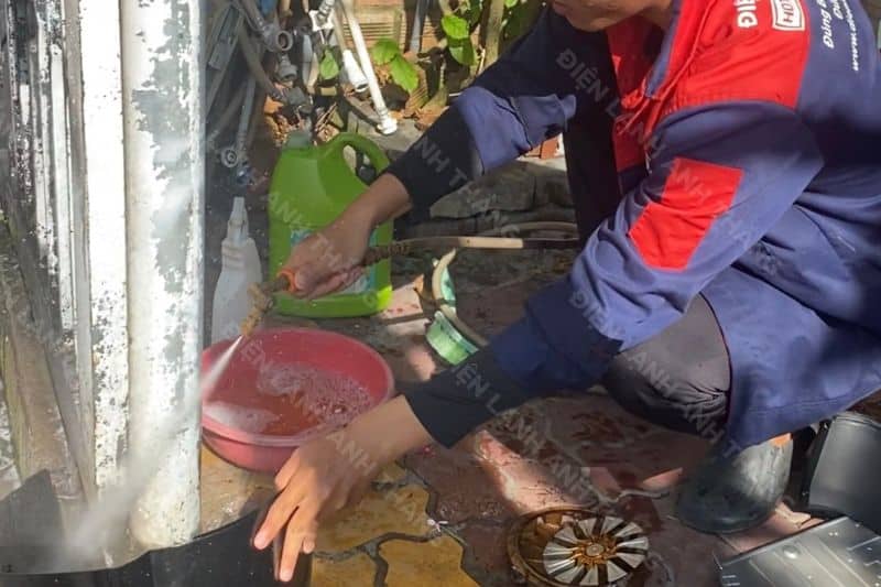 Vệ sinh nồi chiên không dầu tại tphcm Điện lạnh Anh Thắng