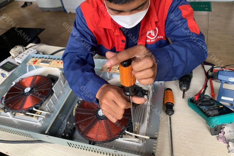 Sửa chữa bếp từ tại nhà Điện lạnh Anh Thắng