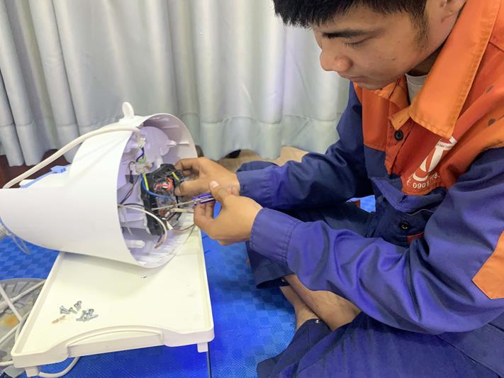 Sửa chữa bàn ủi hơi nước Điện lạnh Anh Thắng