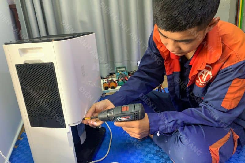 Sửa chữa máy hút ẩm tại nhà Điện lạnh Anh Thắng