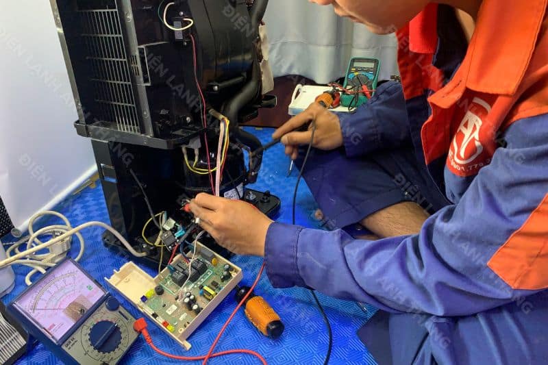 Thợ sửa máy hút ẩm Điện lạnh Anh Thắng