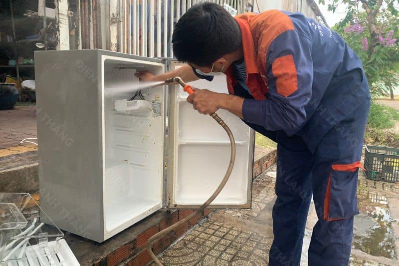 vệ sinh tủ lạnh mini uy tín Điện lạnh Anh Thắng