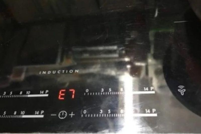 bếp hồng ngoại báo lỗi e7