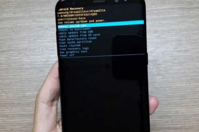 Chọn Reboot system now