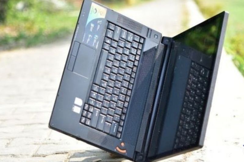 laptop từng bị va đập