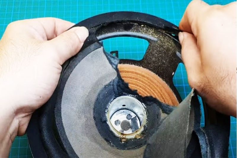 màng loa bị rách