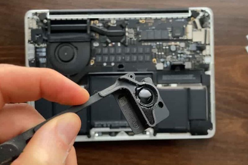 màng loa macbook bị rách