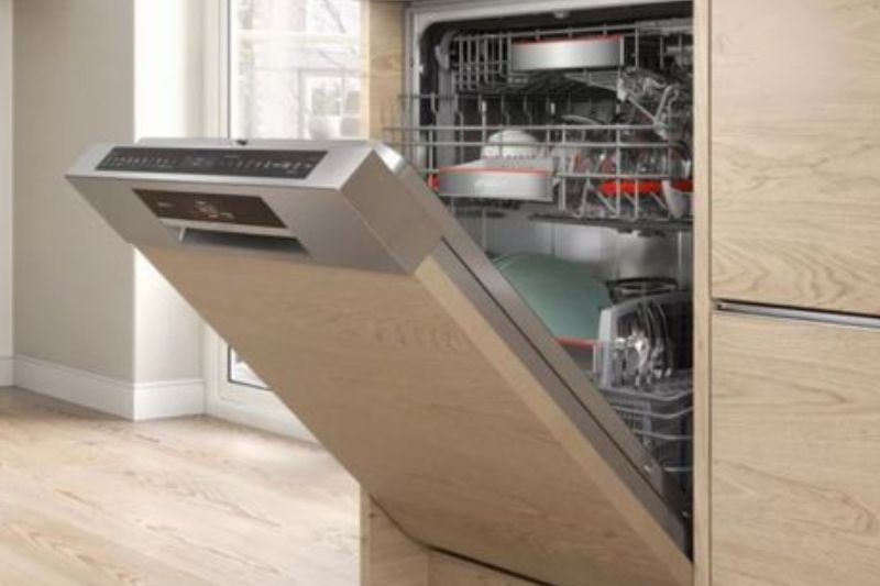 máy rửa bát phát tiếng ồn