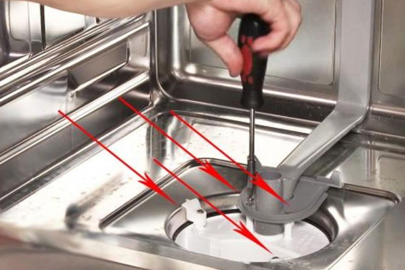 tháo pallet với thân máy