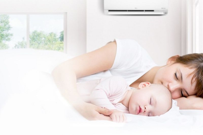 phụ nữ sau sinh nằm máy lạnh