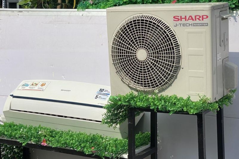 Có Nên Mua Máy Lạnh Sharp Không? Cách Sử Dụng Máy Lạnh Sharp 2025 thiết kế máy lạnh sharp