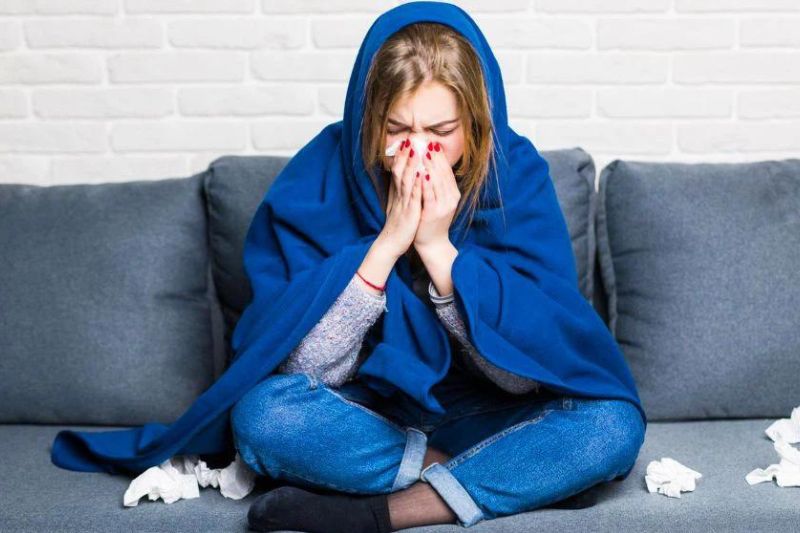 bị cảm nằm máy lạnh