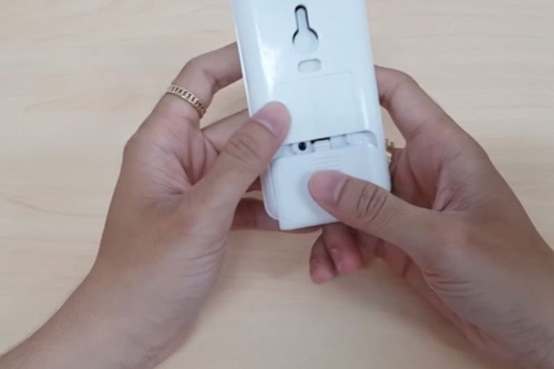 lắp nắp trượt