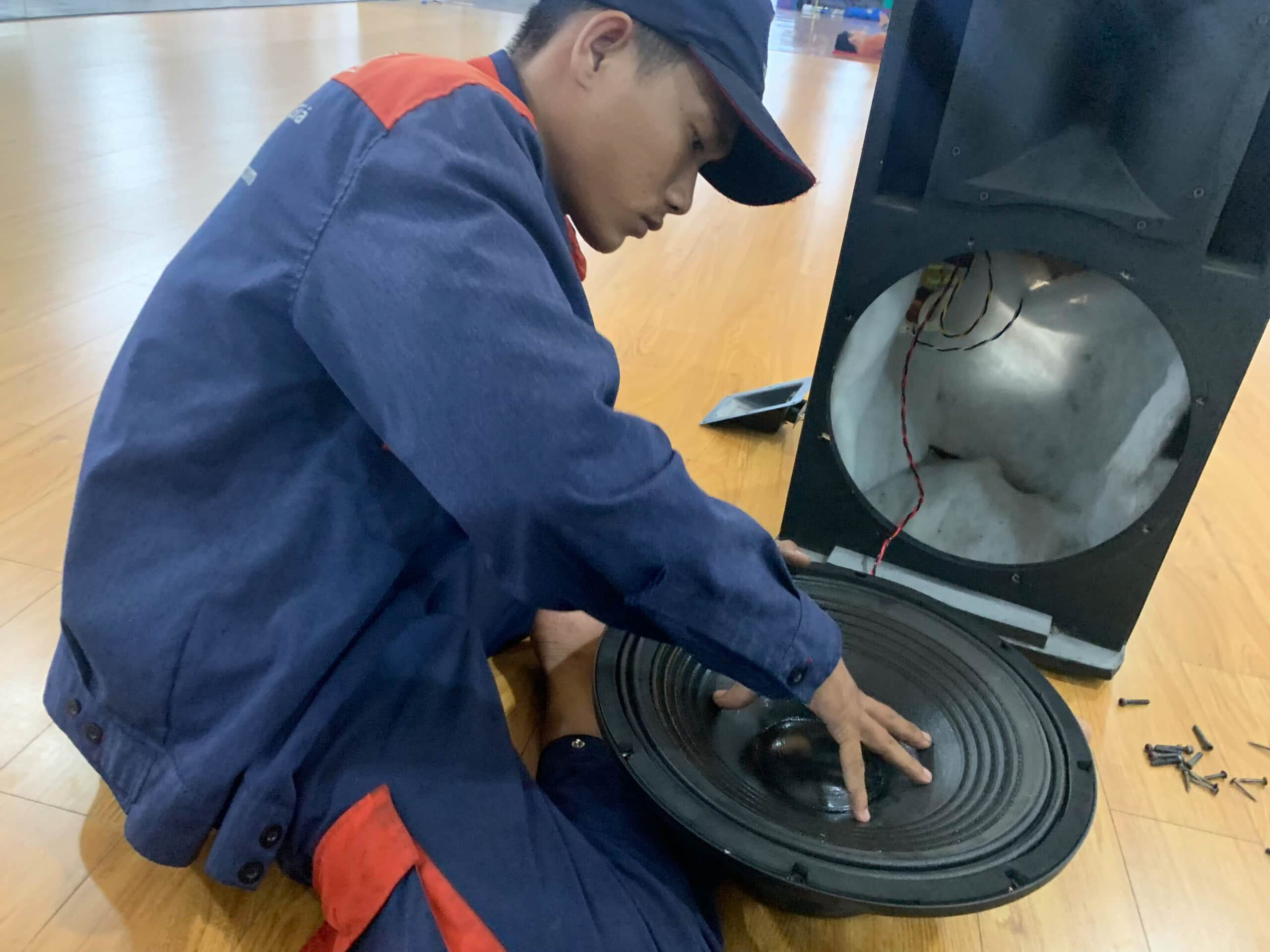 Hình kỹ thuật viên tại Điện lạnh Anh Thắng 5