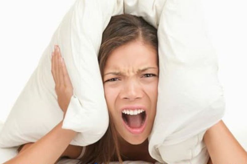 máy lạnh kêu cạch cạch