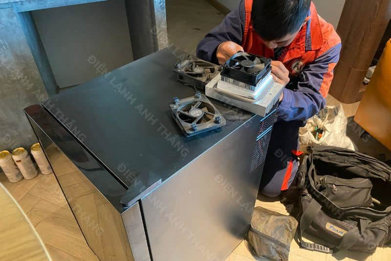 Sửa chữa tủ rượu vang Điện lạnh Anh Thắng