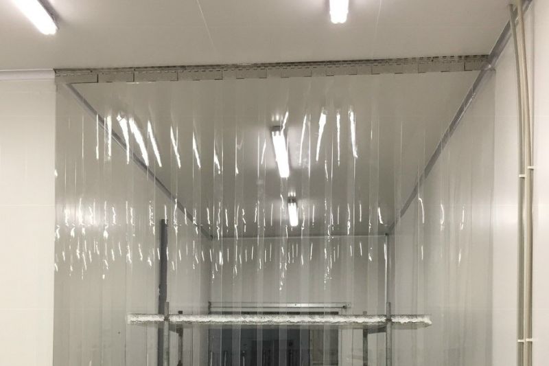 Cách Làm Phòng Kín Để Lắp Máy Lạnh Đơn Giản Và Hiệu Quả Nhất 2025 rèm nhựa pvc