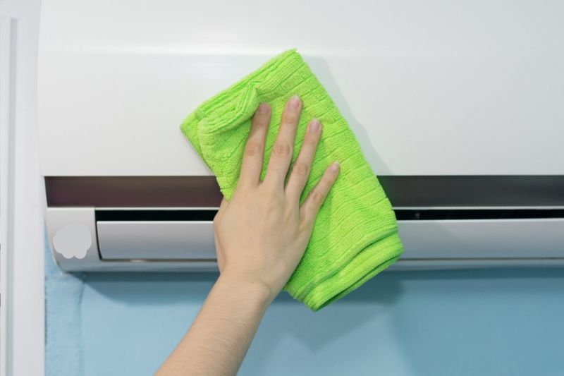 Bị Sốt Có Được Nằm Máy Lạnh Không? Lưu Ý Khi Dùng Máy Lạnh 2025 không vệ sinh máy lạnh