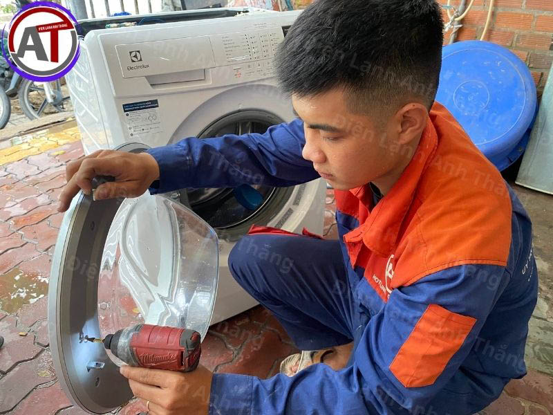sửa chốt cửa máy giặt bị gãy Điện lạnh Anh Thắng