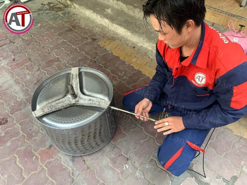 Giá Thay Chảng Ba Máy Giặt Samsung TPHCM Minh Bạch Trước Khi Sửa 2026 thay chảng ba máy giặt Điện lạnh Anh Thắng