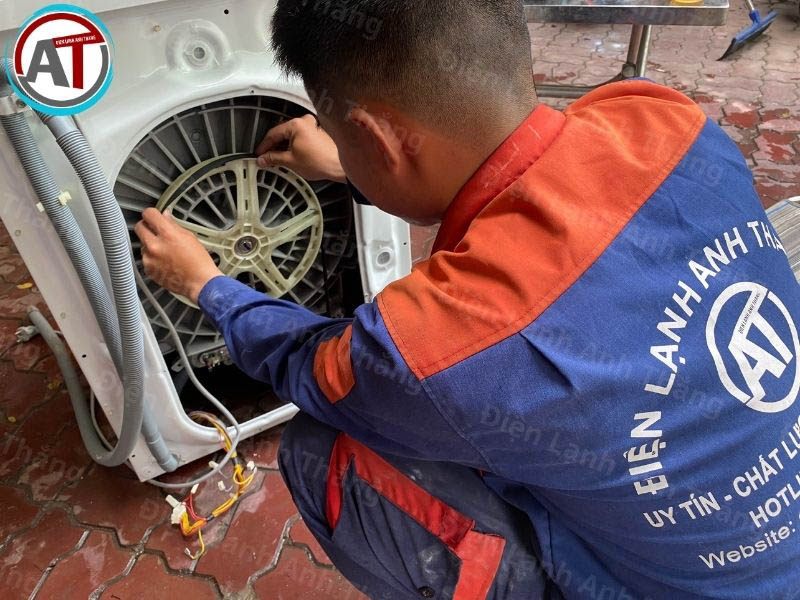 thay dây curoa máy giặt tại nhà Điện lạnh Anh Thắng