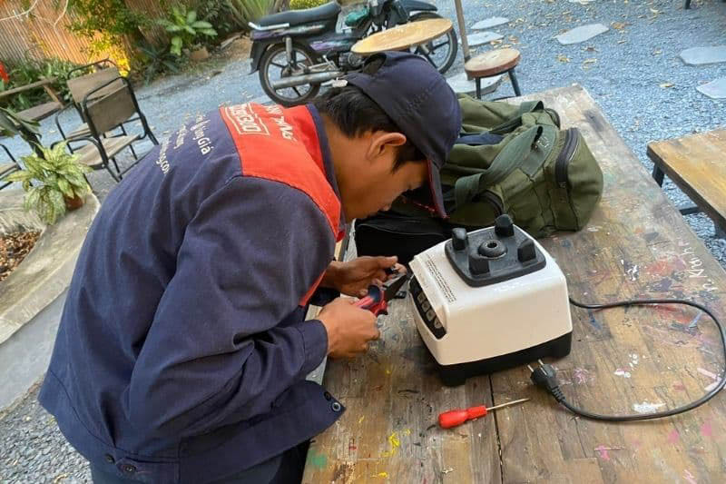 Bảng Giá Sửa Chữa Máy Xay Sinh Tố Tại TPHCM 2026 Địa chỉ sửa máy xay sinh tố Điện lạnh Anh Thắng