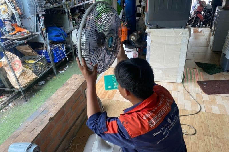 Quạt Điện Kêu To: Cách Nhận Biết Đúng Nguyên Nhân Trước Khi Quạt Hư Nặng Hơn 2026 Sửa quạt điện Điện lạnh Anh Thắng