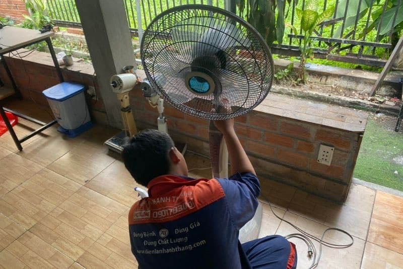 Sửa Quạt Điện Tại Nhà TPHCM - Thợ giỏi, Bảo Hành Uy Tín 2026 Sửa quạt điện tại nhà Điện lạnh Anh Thắng