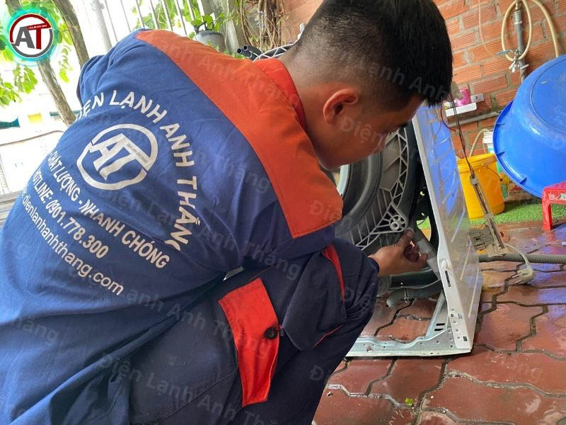 Thay Giảm Xóc Máy Giặt TPHCM Nhanh Gọn, Chuẩn Xác 2026 thay giảm xóc máy giặt chính hãng Điện lạnh Anh Thắng