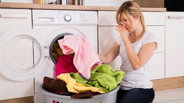 Máy giặt giặt quần áo không sạch