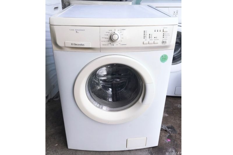 máy giặt electrolux ewf 8576