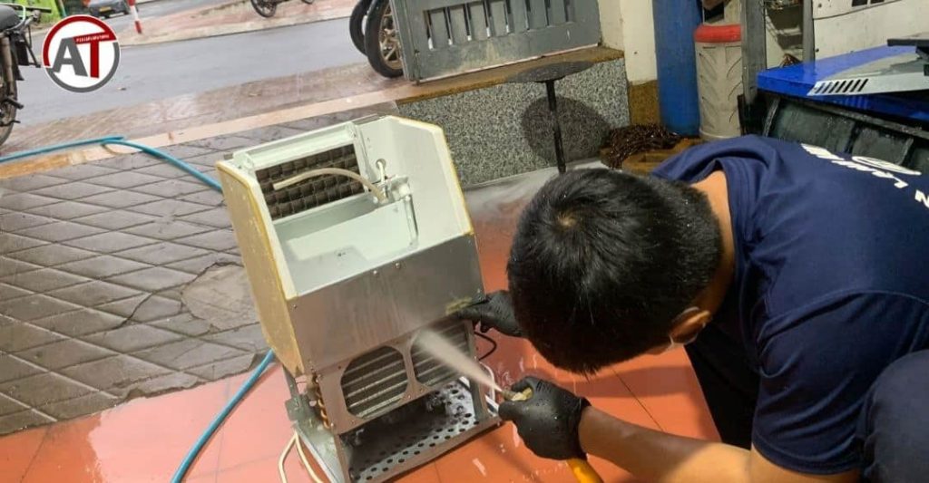 Vệ Sinh Máy Làm Đá Chuyên Nghiệp, Thực Hiện Nhanh Tại Chỗ 2026 vệ sinh máy làm đá tại tphcm Điện lạnh Anh Thắng