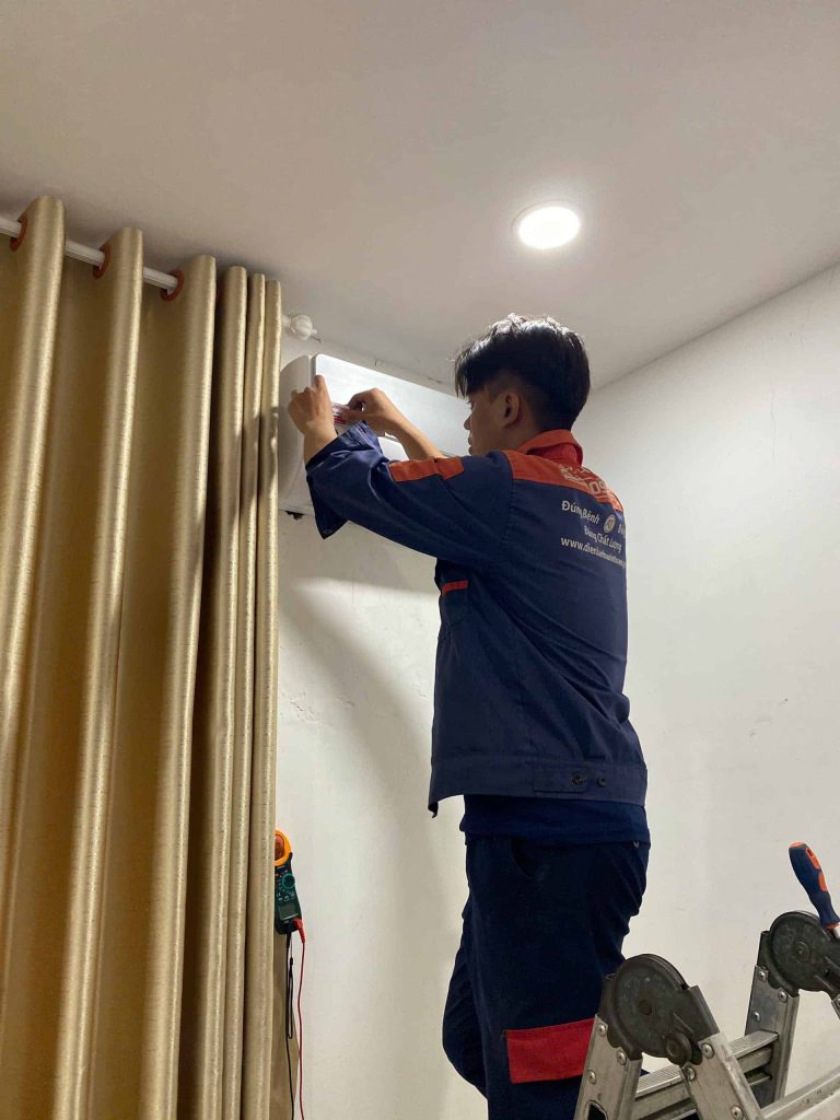 Máy lạnh Casper làm lạnh yếu – Ca kiểm tra thực tế 2026 22 12 2025 sua may lanh do xi dan quan 8.jpg