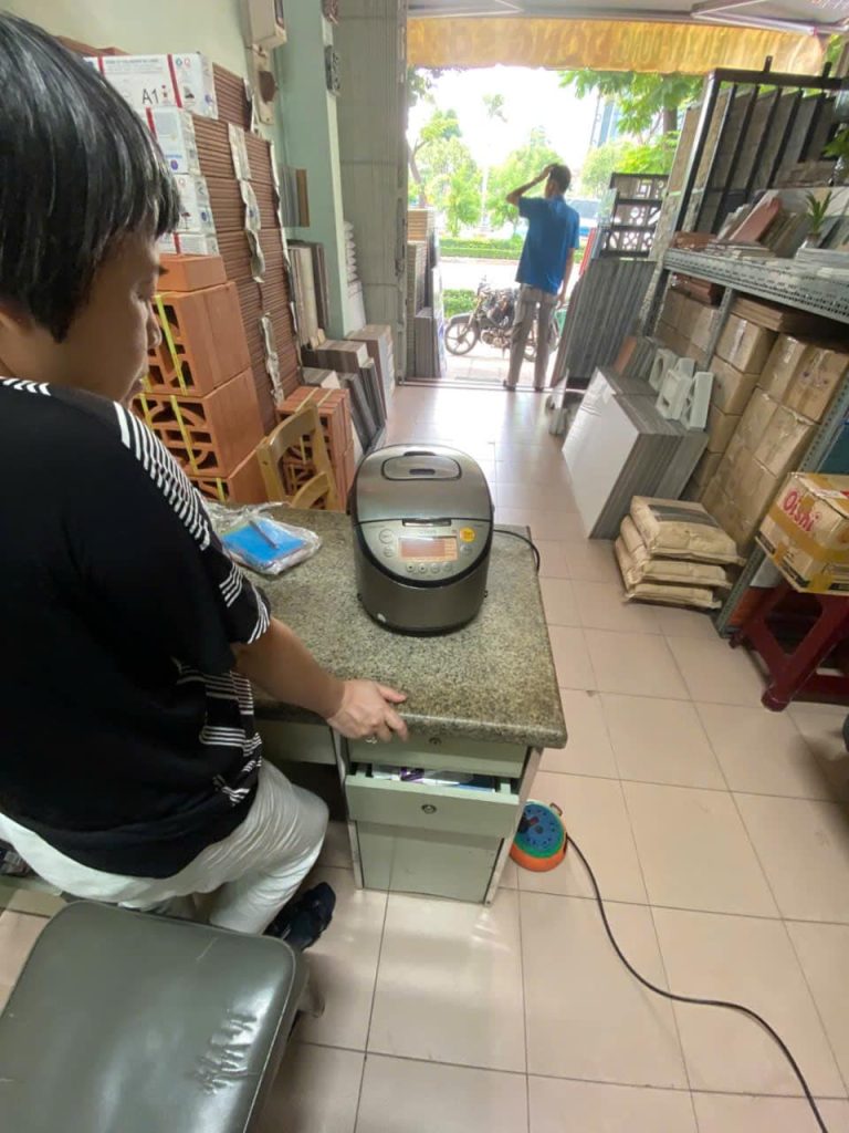 Nồi cơm điện Tiger nấu không chín – Ca kiểm tra thực tế 2026 22 12 2025 sua noi com dien tiger nau com khong chin binh thanh.jpg