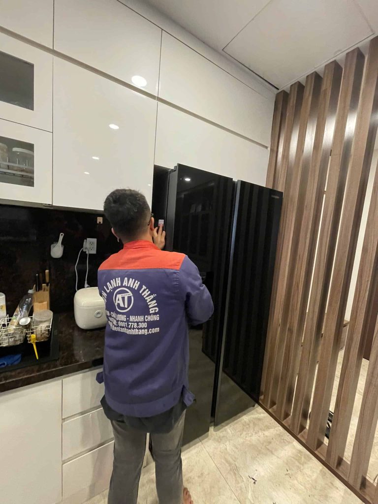 Tủ lạnh cần kiểm tra hệ thống lạnh – Ca kiểm tra thực tế 2026 22 12 2025 sua tu lanh nha be.jpg