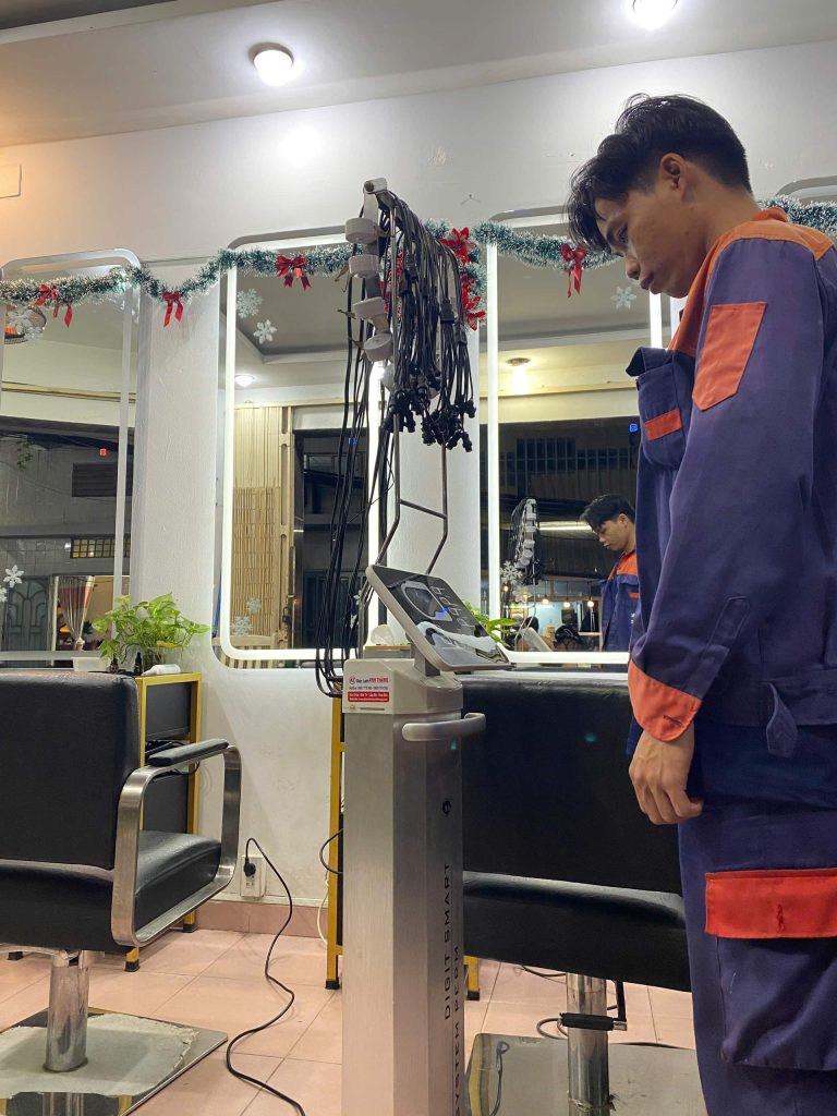 Máy uốn tóc không ổn định nhiệt – Ca kiểm tra thực tế 2026 24 12 2025 sua may uon toc khong nong tan binh.jpg