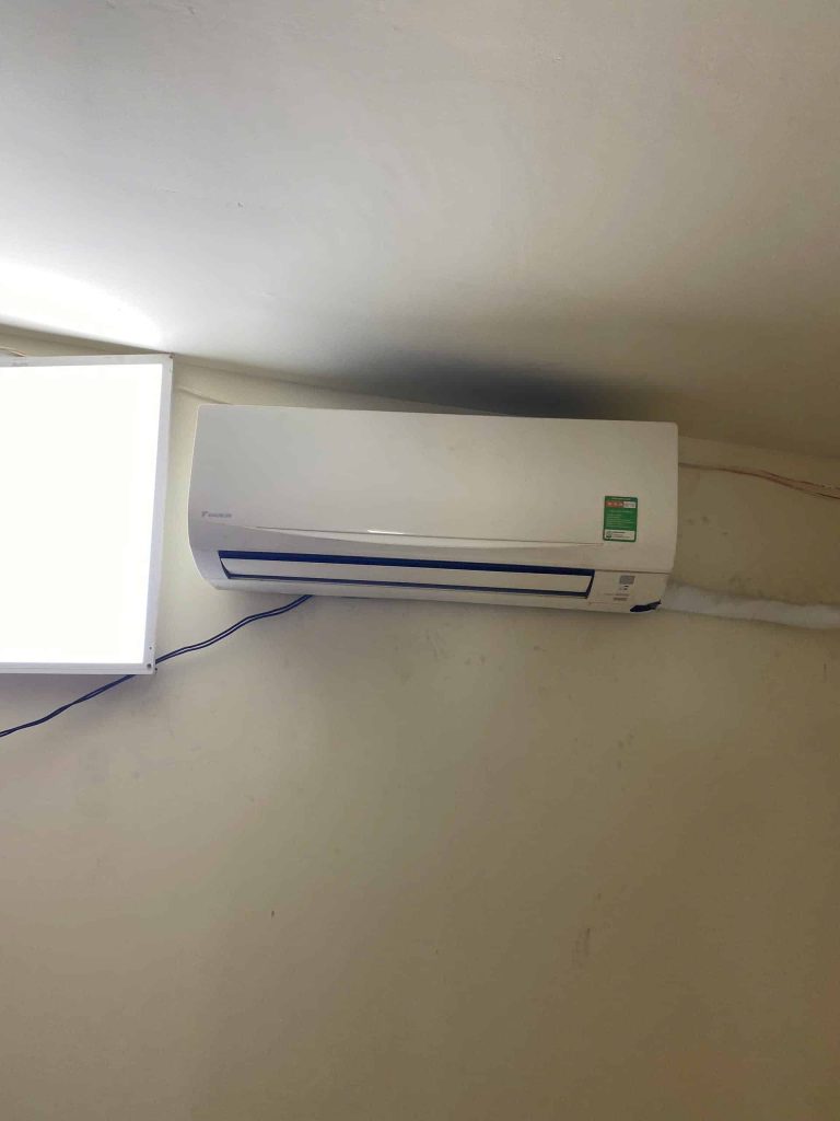 Máy lạnh kiểm tra dàn lạnh xì gas – Ca kiểm tra thực tế 2026 26 12 2025 sua may lanh kiem tra dan lanh xi gas quan 2.jpg