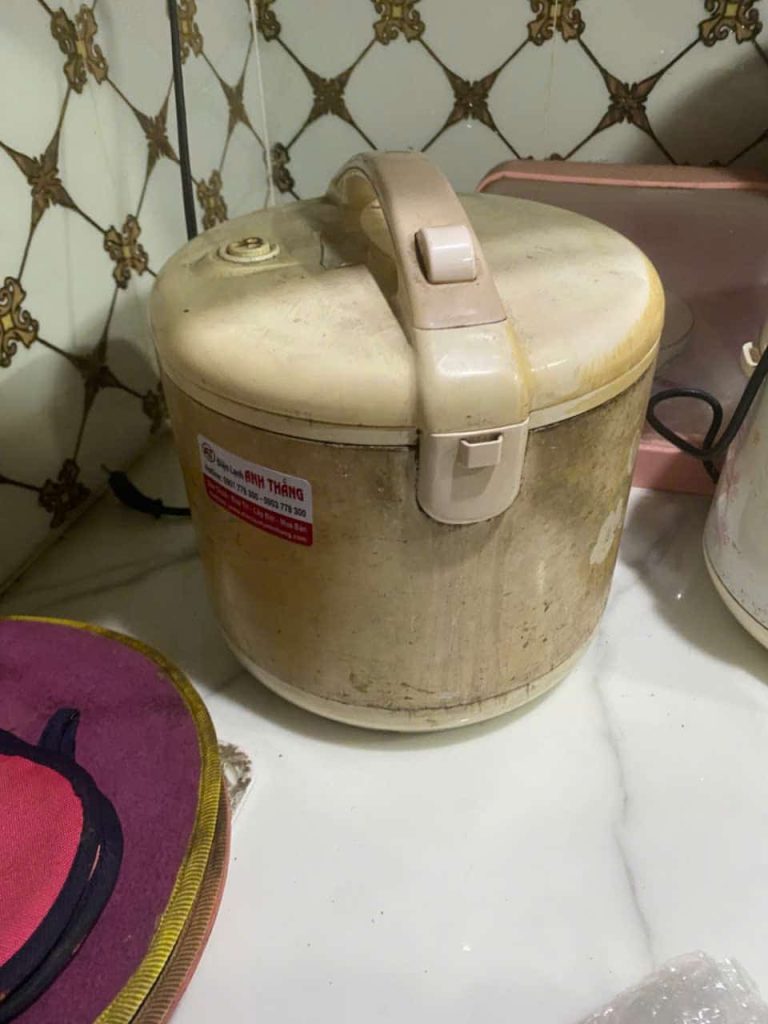 Nồi cơm điện không nhận chế độ nấu – Ca kiểm tra thực tế 2026 28 12 2025 sua noi com dien can kiem tra quan 7.jpg 2