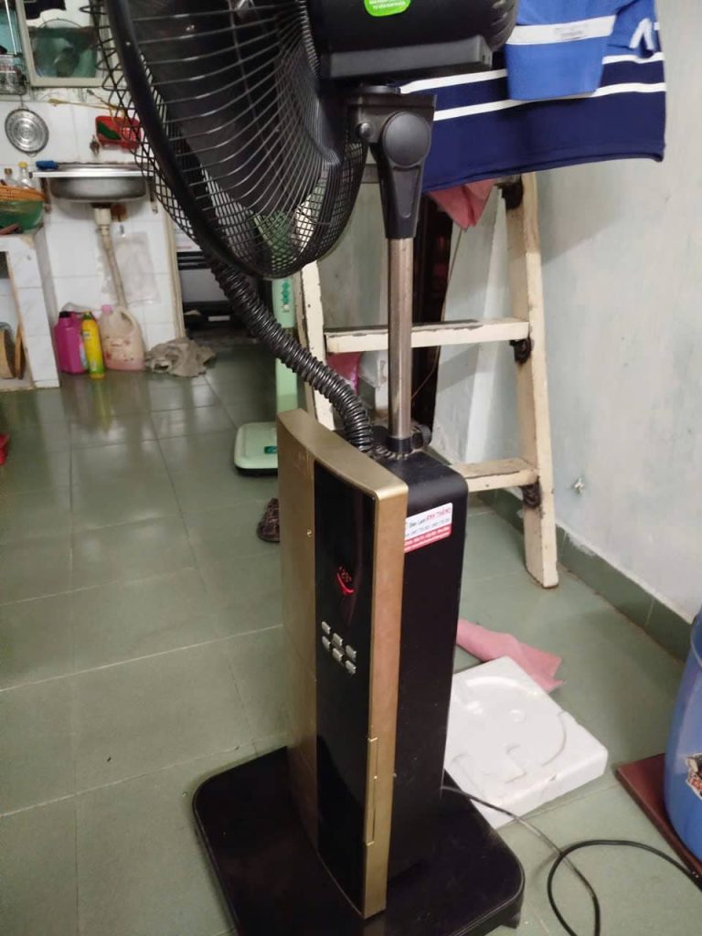 Quạt phun sương mất nguồn – Ca kiểm tra thực tế 2026 29 12 2025 sua quat phun suong mat nguon quan 3.jpg