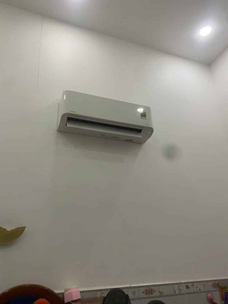 Máy lạnh bám bụi dàn lạnh – Ghi nhận kiểm tra thực tế 2026 29 12 2025 ve sinh may lanh binh chanh.jpg