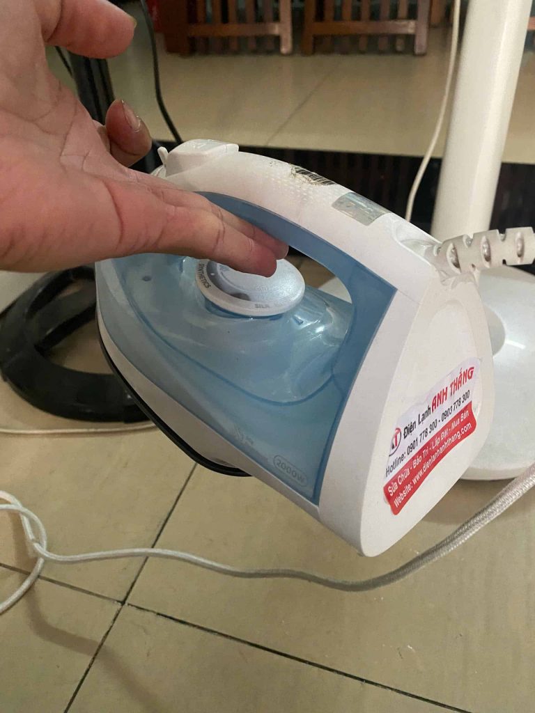 Bàn ủi hơi nước kiểm tra nhưng hoạt động không ổn định – Ca kiểm tra thực tế 2026 02 01 2026 sua ban ui hoi nuoc kiem tra tan phu.jpg 2