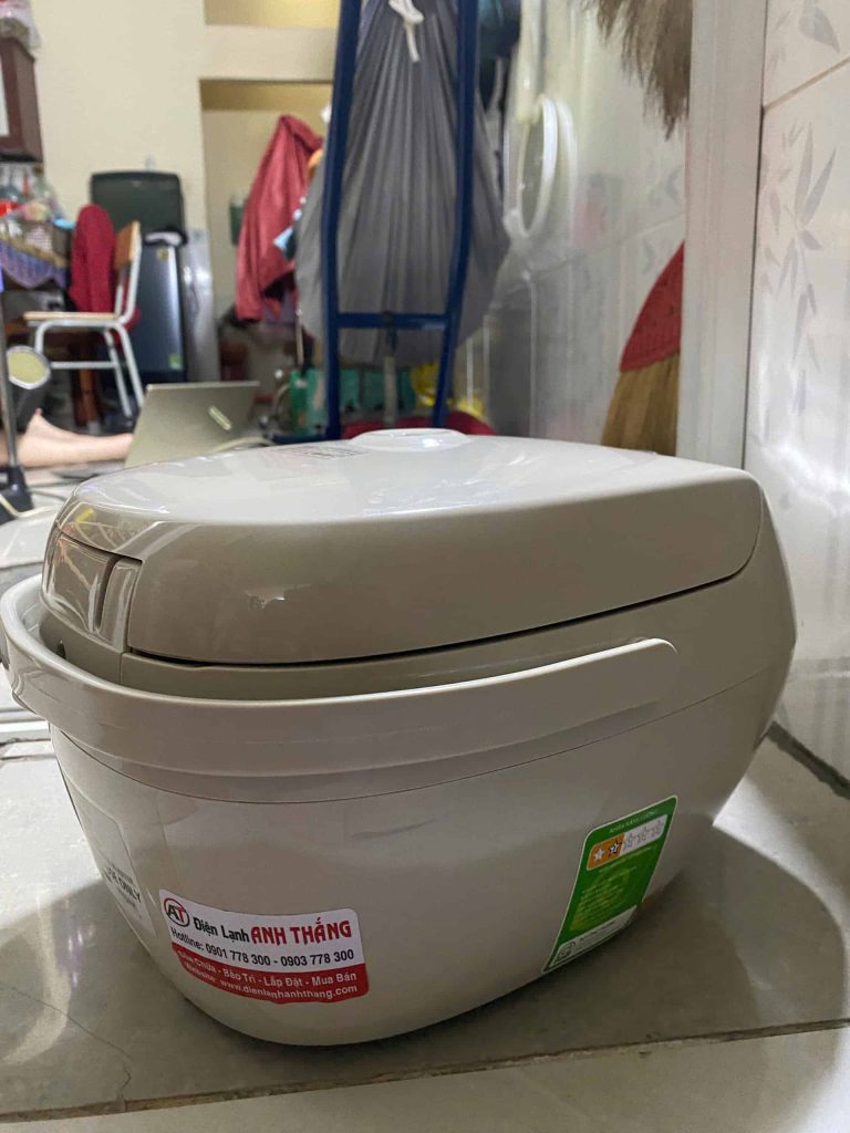 Nồi cơm điện nấu bị thiêu trong quá trình sử dụng – Ca kiểm tra thực tế 2026 03 01 2026 sua noi com dien nau bi thieu com tan phu.JPG 2