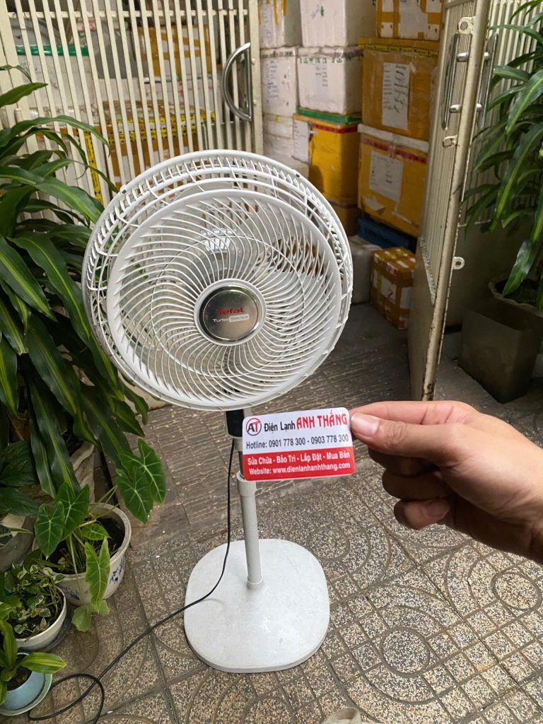 Quạt điện vận hành yếu, phát tiếng ồn – Ca kiểm tra thực tế 2026 07 01 2026 sua quat dien kiem tra motor quan 4.jpg
