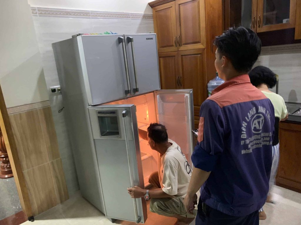 Tủ lạnh làm lạnh không ổn định – Ca kiểm tra thực tế 2026 09 01 2026 sua tu lanh can kiem tra quan 2.jpg