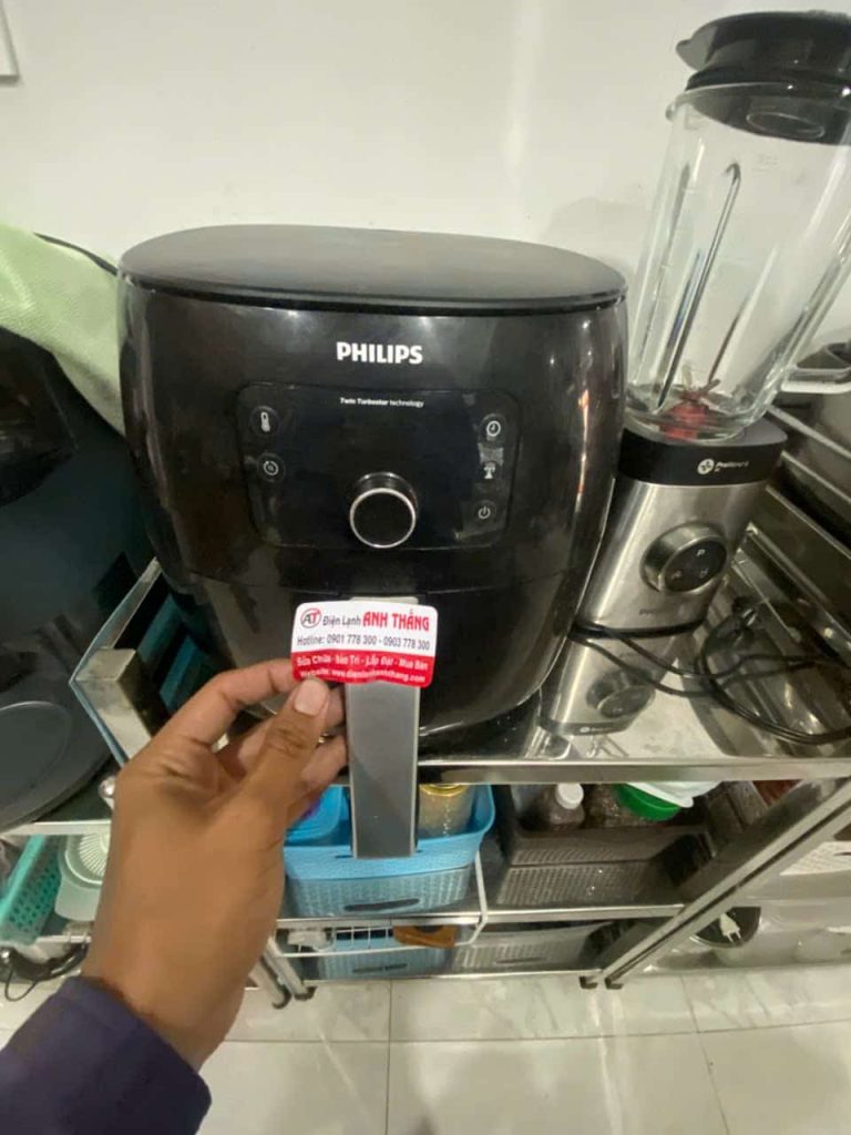 Nồi chiên không dầu bám dầu mỡ – Ca kiểm tra thực tế 2026 09 01 2026 ve sinh noi chien khong dau quan 10.JPG 2