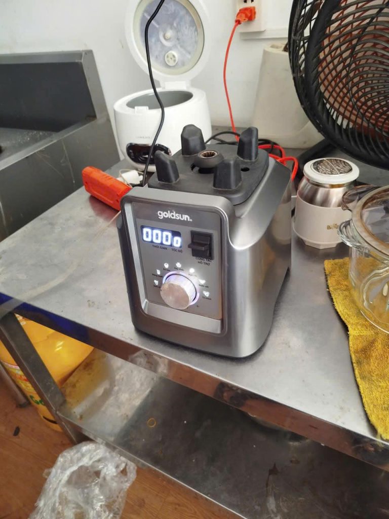 Máy xay sinh tố kiểm tra vận hành – Ca kiểm tra thực tế 2026 10 01 2026 sua may xay sinh to can kiem tra quan tan phu.jpg 2