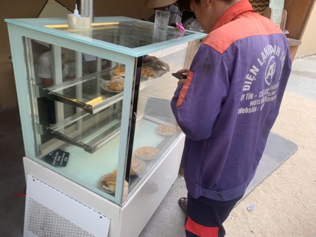 Tủ mát cần kiểm tra – Ghi nhận kiểm tra thực tế 2026 12 01 2026 kiem tra tu mat thu duc.jpg 2