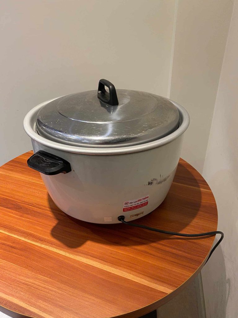 Nồi cơm điện Sharp hoạt động không ổn định – Ghi nhận kiểm tra thực tế 2026 12 01 2026 sua noi com kiem tra tan binh.jpg 2