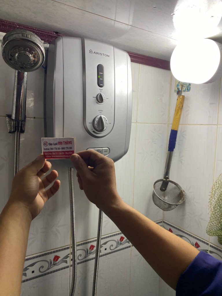 Máy nước nóng cần ráp lắp – Ca kiểm tra thực tế 2026 12 01 2026 sua rap may nuoc nong quan 6.jpg