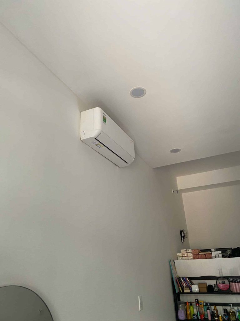 Máy lạnh cần kiểm tra dời đuôi nóng – Ca kiểm tra thực tế 2026 14 01 2026 kiem tra may lanh quan tan phu.jpg